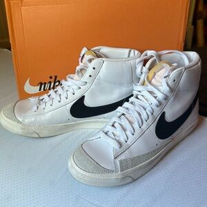 Nike Blazer Mid ‘77 - Size 8.5